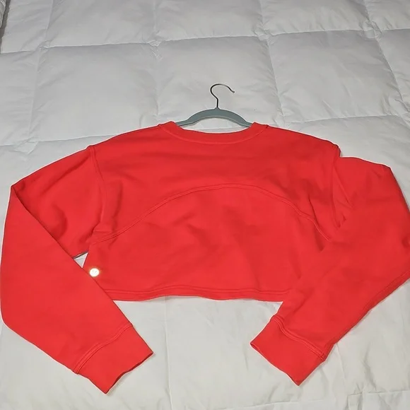 Lululemon *LUNAR NEW YEAR Love Red All Yours Cropped Crew Gold Logo! Sz 8, RARE - Picture 12 of 14